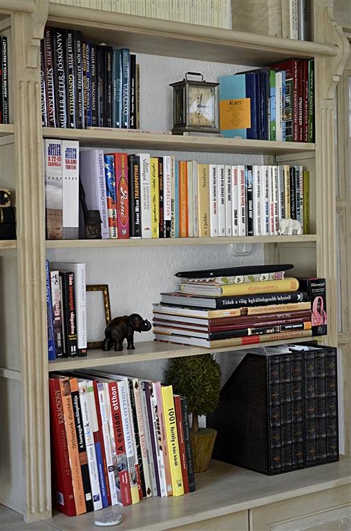 könyvespolc shelf styling