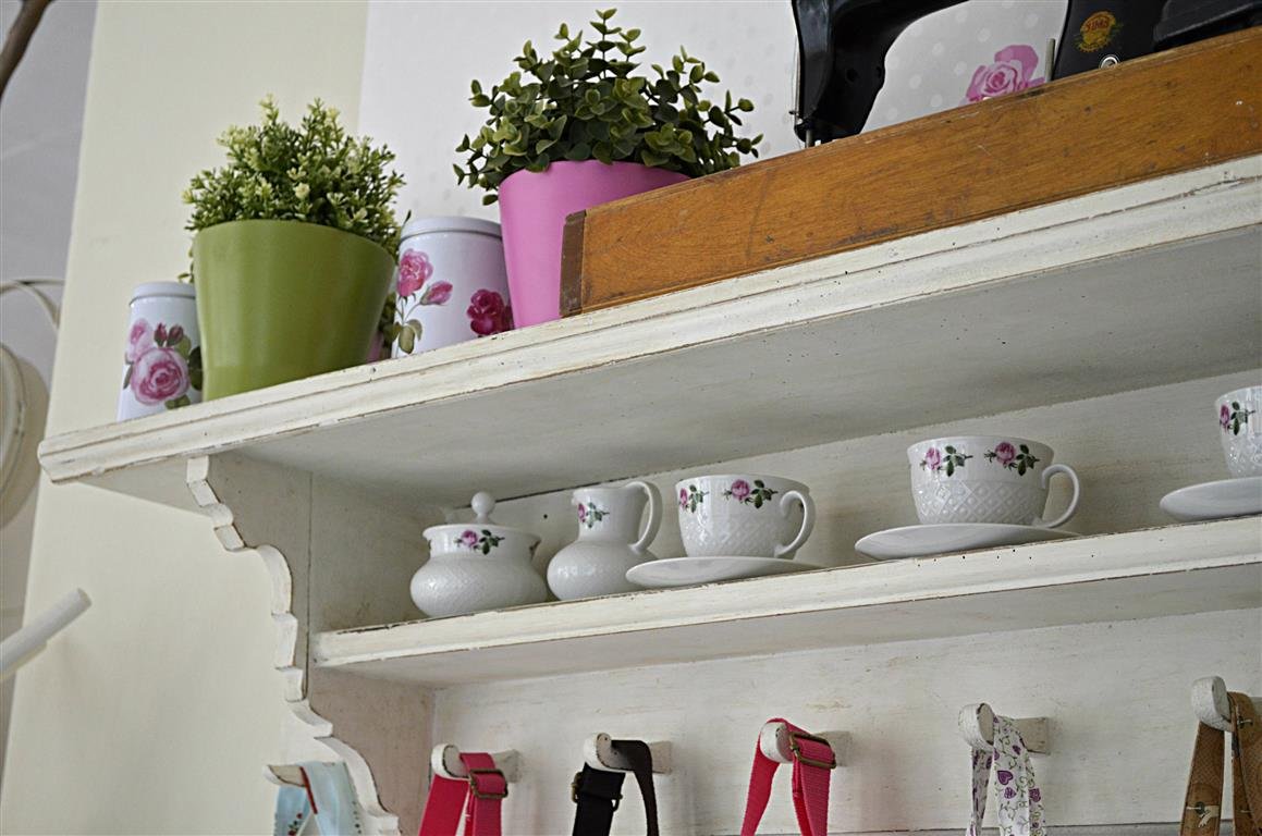 Shabby chic tálaspolc festés