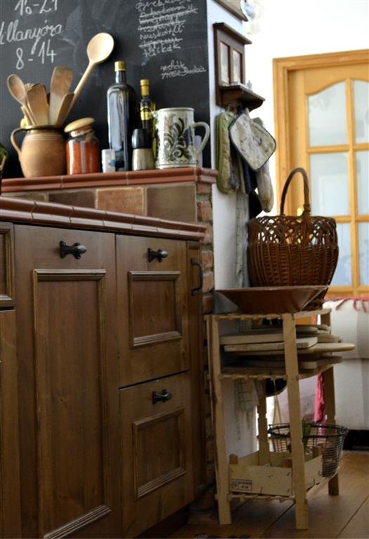 konzol asztal festése old ochre színben